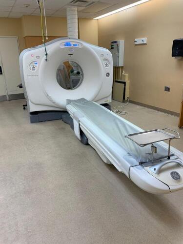 GE Discovery CT750 HD Scanner DOM: 2011