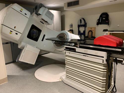 Varian Trilogy Clinac iX Linear Accelerator DOM: 2015