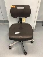 OMS FOOT OPERATED ADJUSTABLE EXAM CHAIR