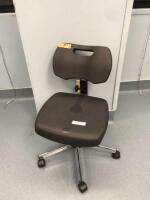 OMS FOOT OPERATED ADJUSTABLE EXAM CHAIR