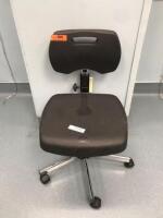 OMS FOOT OPERATED ADJUSTABLE EXAM CHAIR