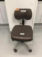 OMS FOOT OPERATED ADJUSTABLE EXAM CHAIR