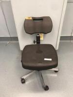 OMS FOOT OPERATED ADJUSTABLE EXAM CHAIR