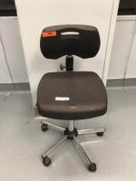 OMS FOOT OPERATED ADJUSTABLE EXAM CHAIR