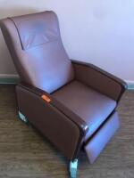 RECLINER CHAIR