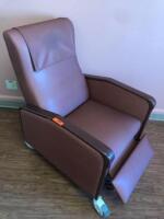 RECLINER CHAIR