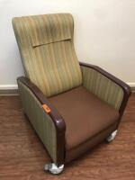 RECLINER CHAIR