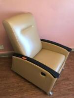 RECLINER CHAIR