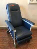 RECLINER CHAIR