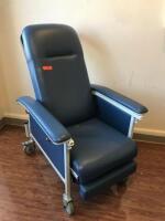 RECLINER CHAIR