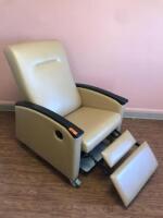 RECLINER CHAIR