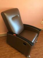 RECLINER CHAIR