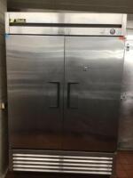 TRAULSEN T-49 2 DOOR REACH-IN REFRIGERATOR