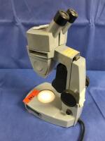 AMERICAN OPTICAL 40 MICROSCOPE