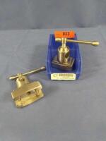 LOT OF TABLE CLAMPS