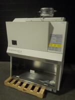 THE BAKER COMP. STERILCHEM GARD III ADVANCE LAB HOOD