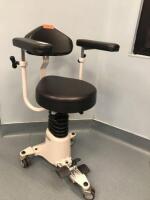 STRYKER SURGISTOOL II RENAISSANCE SERIES WITH ARMRESTS