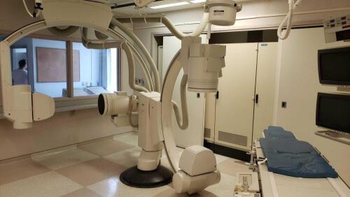 SIEMENS BI PLANE NEURO INTERVENTIONAL RADIOLOGY DOM: 2008 (NOT OPERATIONAL) WITH WORKING MEDRAD MARK 5 PLUS INJECTOR