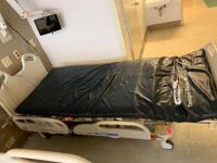 HILL ROM VERSACARE P3200 PATIENT BED