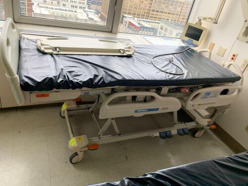 HILL ROM VERSACARE P3200 PATIENT BED