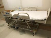 HILL ROM VERSACARE P3200 PATIENT BED