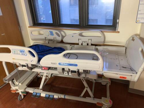 HILL ROM VERSACARE P3200 PATIENT BED