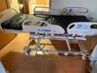 HILL ROM VERSACARE P3200 PATIENT BED