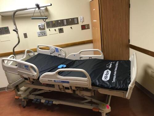 HILL ROM VERSACARE P3200 PATIENT BED