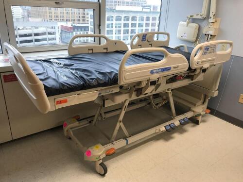 HILL ROM VERSACARE P3200 PATIENT BED