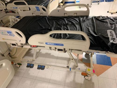 HILL ROM VERSACARE P3200 PATIENT BED