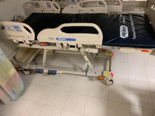 HILL ROM VERSACARE P3200 PATIENT BED