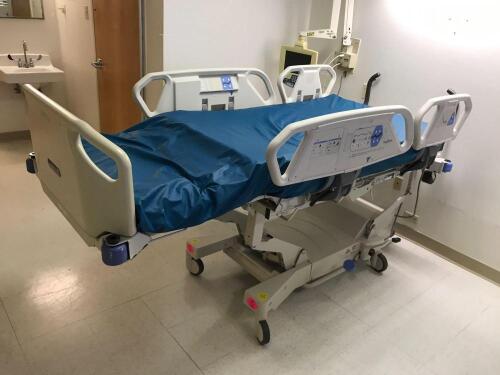 HILL ROM TOTAL CARE P1900 PATIENT BED