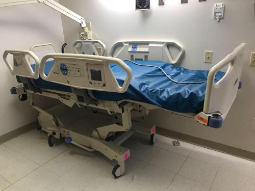 HILL ROM TOTAL CARE P1900 PATIENT BED