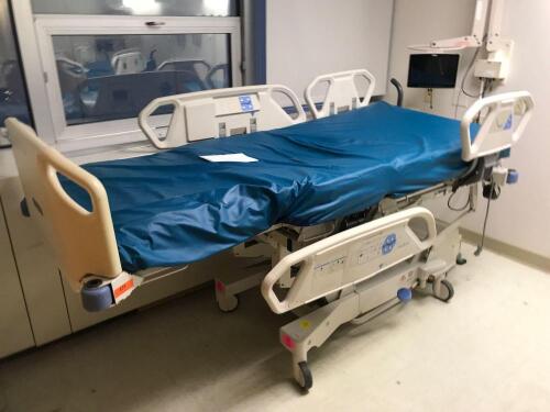 HILL ROM TOTAL CARE P1900 PATIENT BED