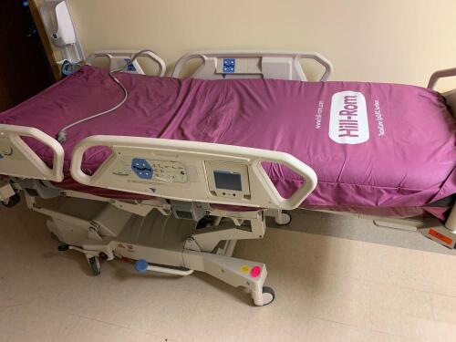 HILL ROM TOTAL CARE P1900 PATIENT BED