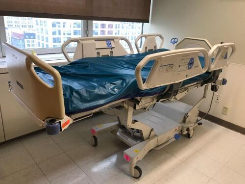 HILL ROM TOTAL CARE P1900 PATIENT BED