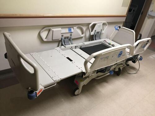 HILL ROM TOTAL CARE P1900 PATIENT BED