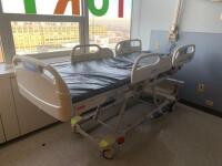 HILL ROM VERSACARE P3200 PATIENT BED