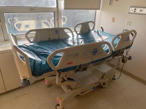 HILL ROM TOTAL CARE P1900 PATIENT BED