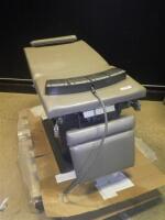 MIDMARK 111 POWER EXAM CHAIR WITH FOOTSWITCH