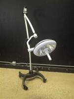 STRYKER EXAM LIGHT ON ROLLING STAND