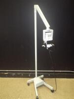 OHMEDA LR87400 PHOTOTHERAPY LIGHT II ON ROLLING STAND