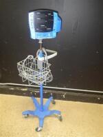 GE DINAMAP CARESCAPE V100 PATIENT MONITOR ON ROLLING STAND