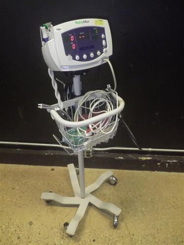 WELCH ALLYN 53STO PATIENT MONITOR ON ROLLING STAND