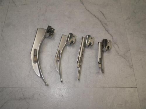 LOT OF LARYNGOSCOPE BLADES