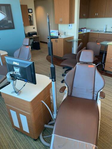 DOME INNOVATION DENTAL CHAIR WITH LIGHT,SUCTION AIR, GAS, WATER & HP COMPUTER SCREEN