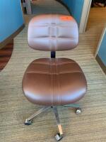 ROLLING LEATHER DENTAL CHAIR