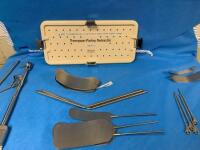 THOMPSON FARLEY RETRACTOR SET