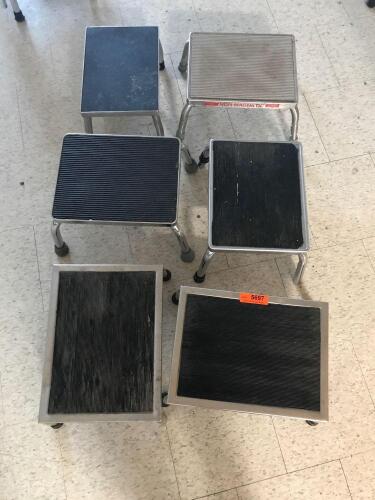 LOT OF 6 STEP STOOLS