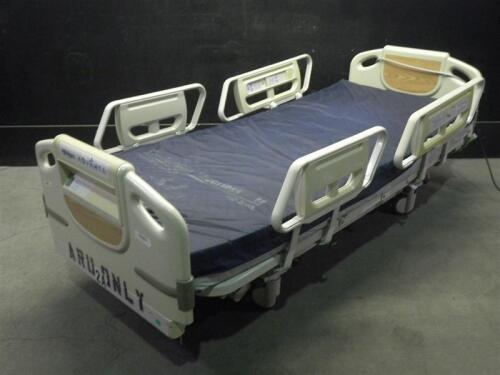 HILL-ROM ADVANTA P1600 HOSPITAL BED WITH HEAD AND FOOT BOARDS